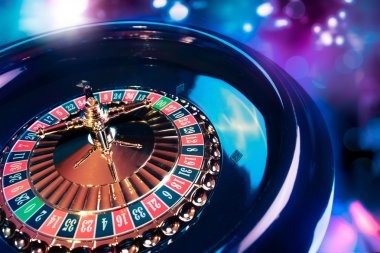 bento12 mobile app interface showing live football markets and casino games